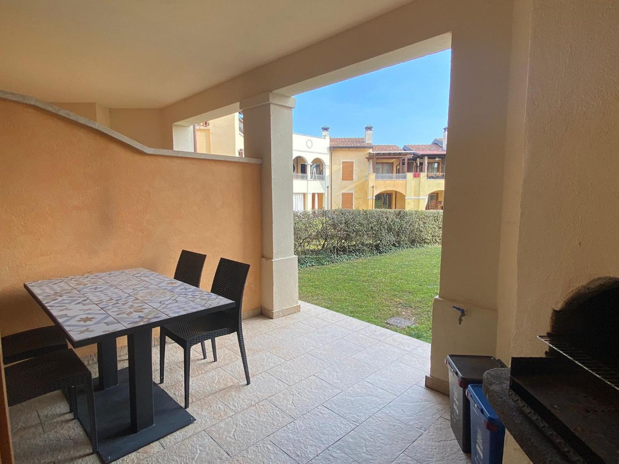 The Flowers - Apartments With Private Garden In Residence With Pool Manerba del Garda Exteriör bild