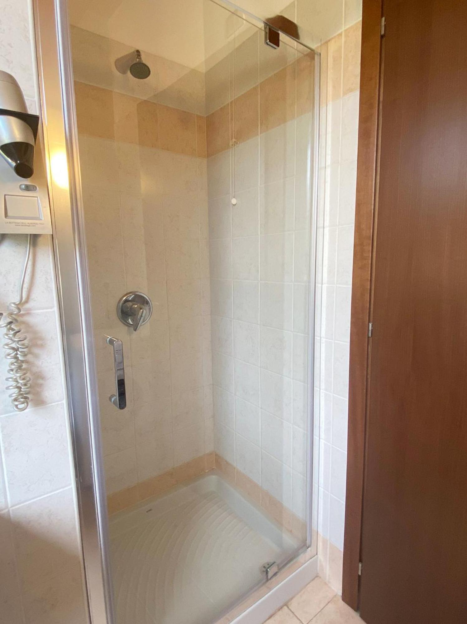 The Flowers - Apartments With Private Garden In Residence With Pool Manerba del Garda Exteriör bild