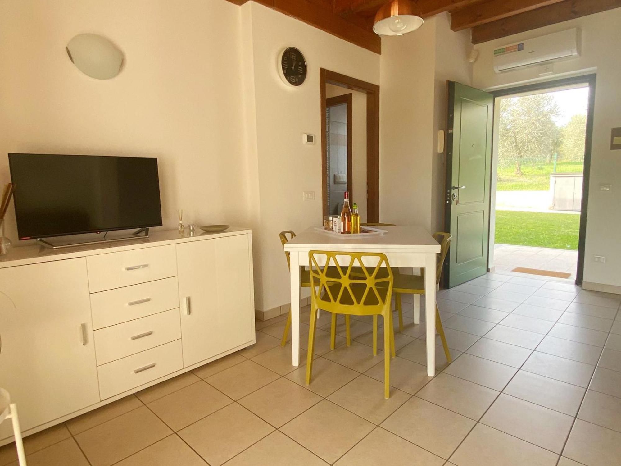 The Flowers - Apartments With Private Garden In Residence With Pool Manerba del Garda Exteriör bild