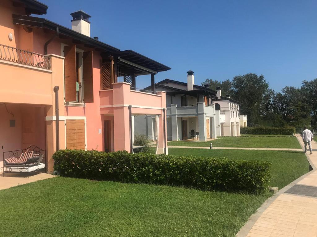 The Flowers - Apartments With Private Garden In Residence With Pool Manerba del Garda Exteriör bild