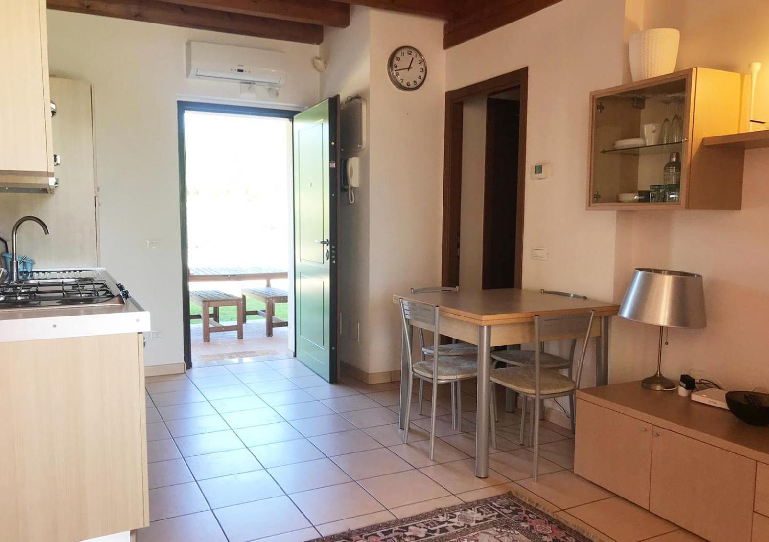 The Flowers - Apartments With Private Garden In Residence With Pool Manerba del Garda Exteriör bild