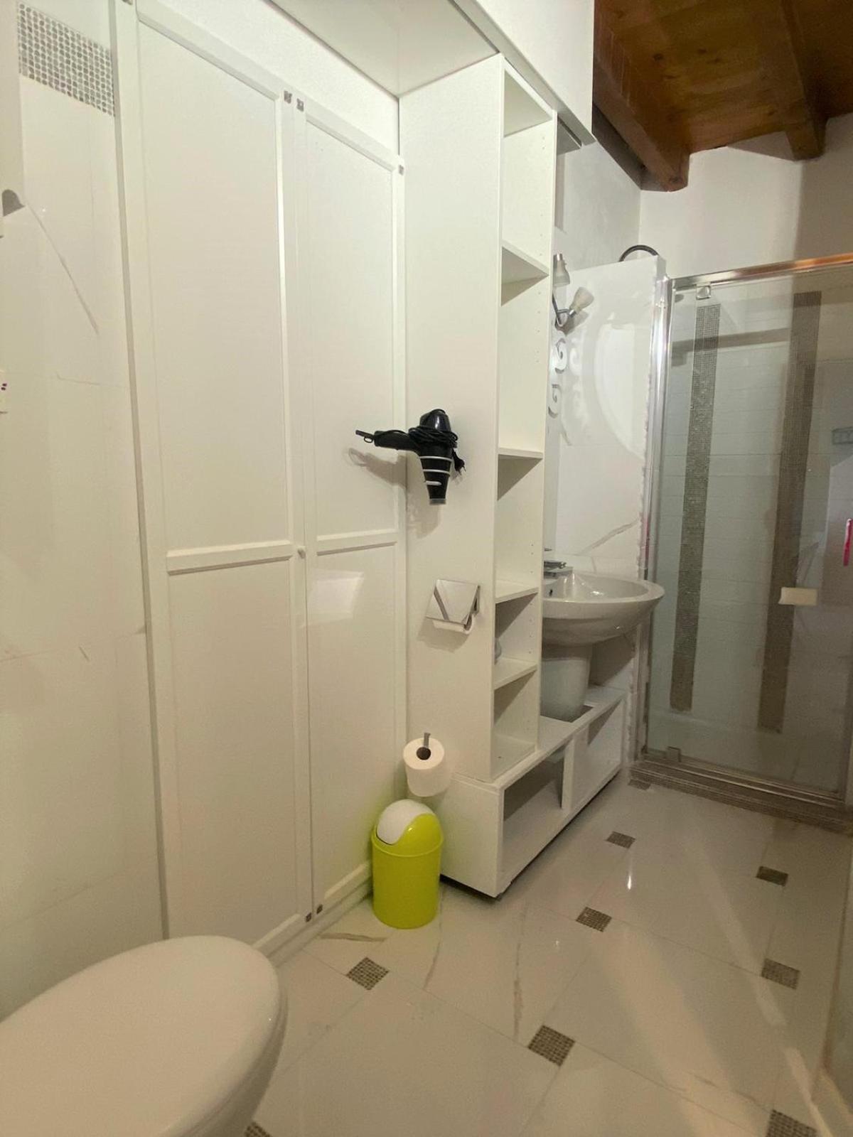The Flowers - Apartments With Private Garden In Residence With Pool Manerba del Garda Exteriör bild